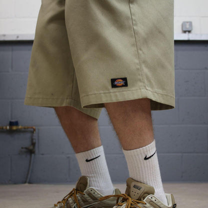 Dickies baggy chino shorts carpenter khaki Chino style skater shorts long wide leg festival