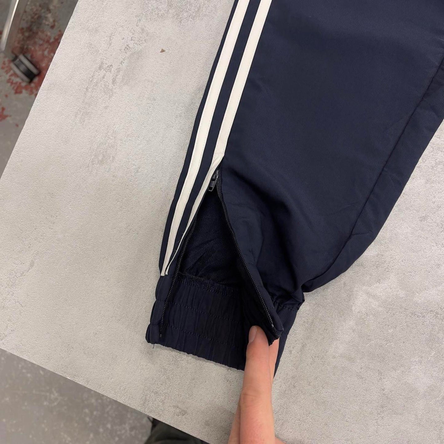 Adidas tracksuit bottoms Medium trackies joggers side stripes y2k style