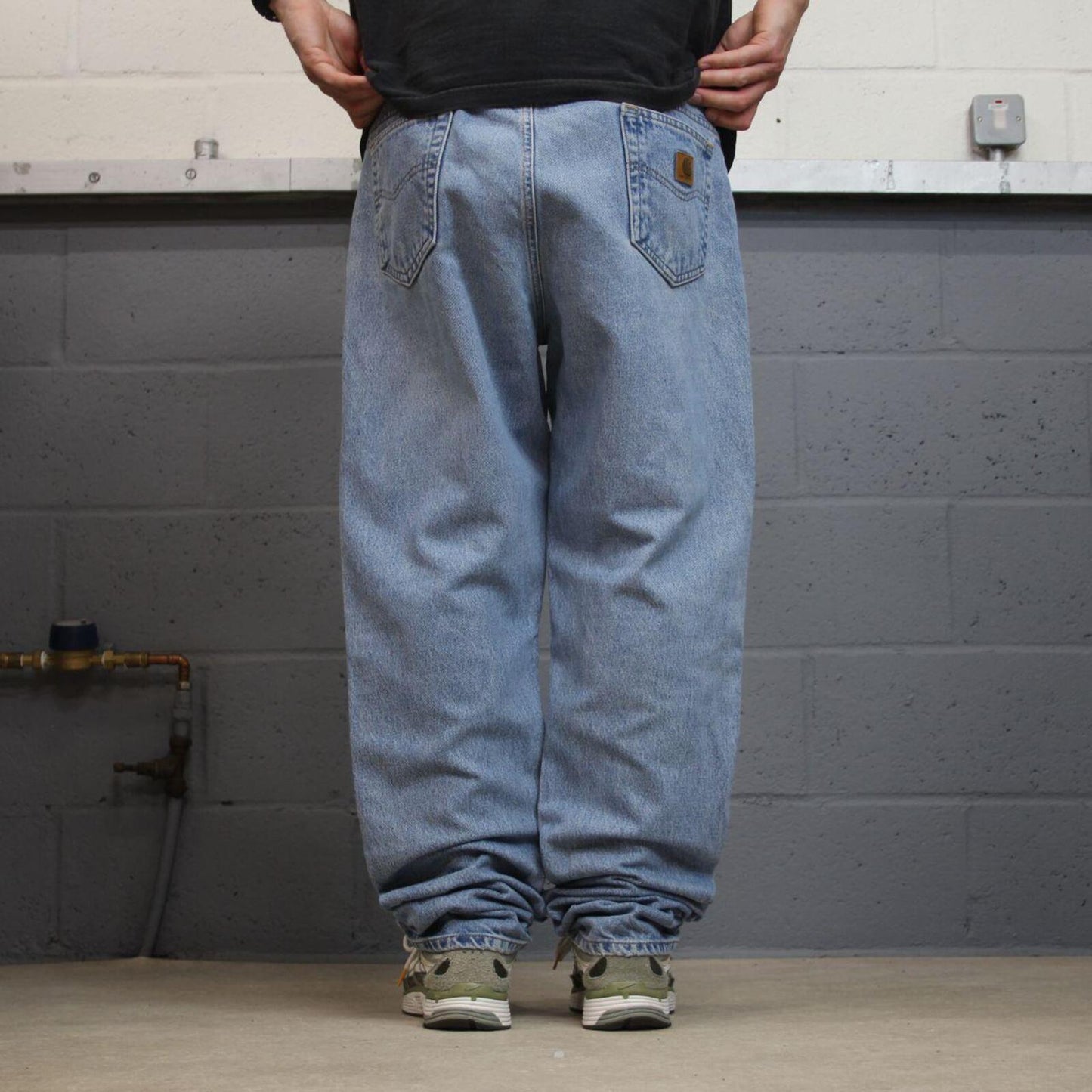 Carhartt jeans denim work pants blue Traditional fit 100% cotton skater style pants