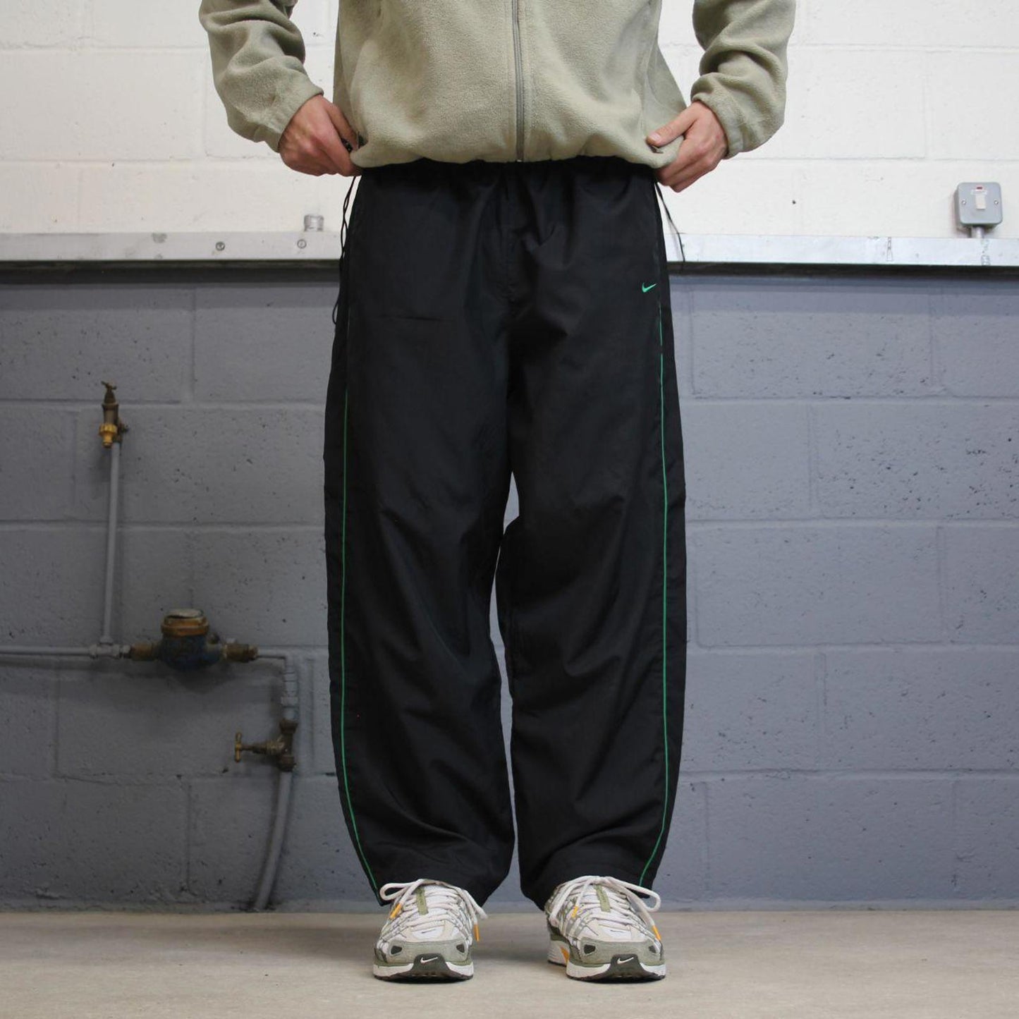 00s baggy Nike tracksuit bottoms black XXL loose y2k style sportswear track pants gym wear