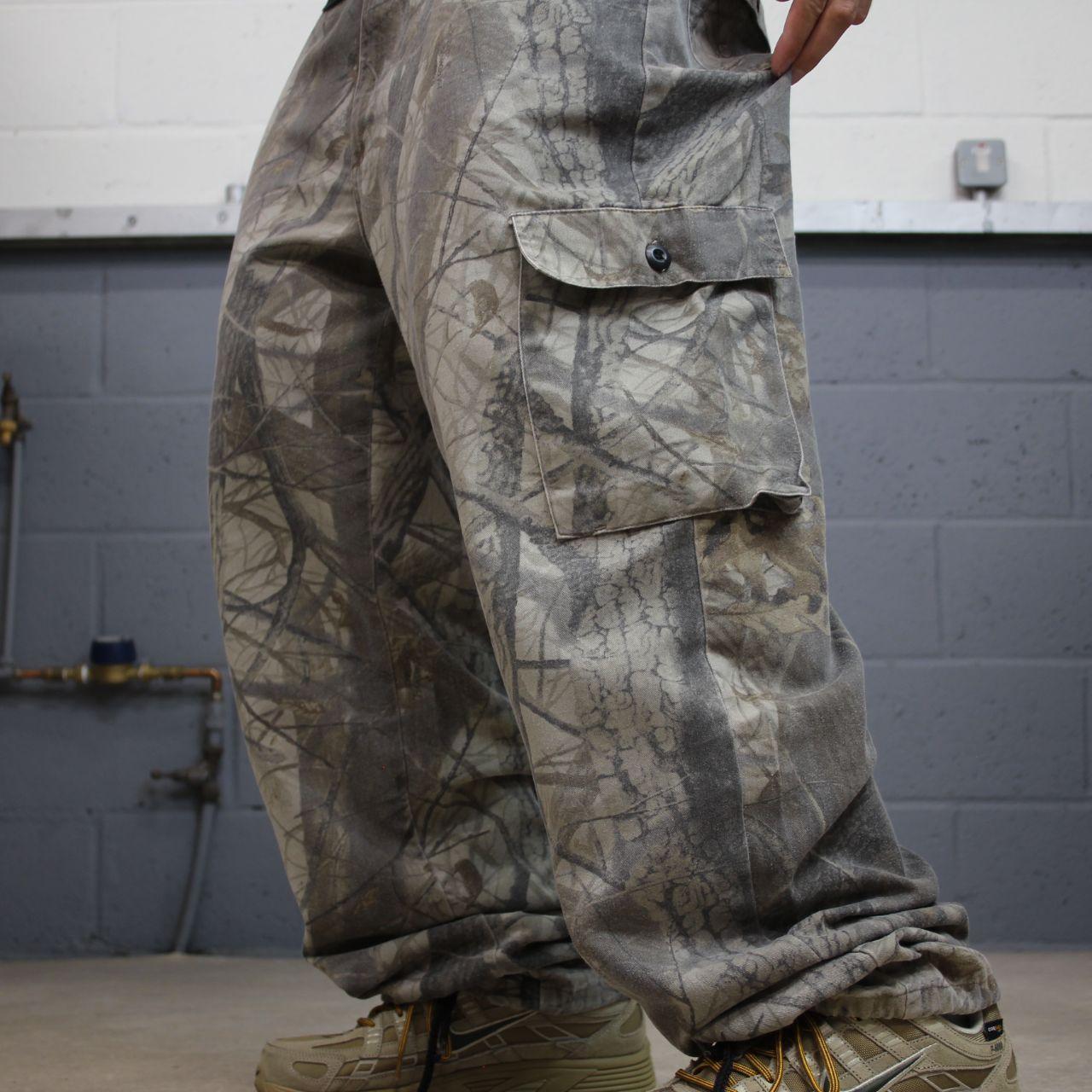 Vintage Liberty baggy camo cargo pants khaki Loose leg camouflage Y2K hunting style trousers