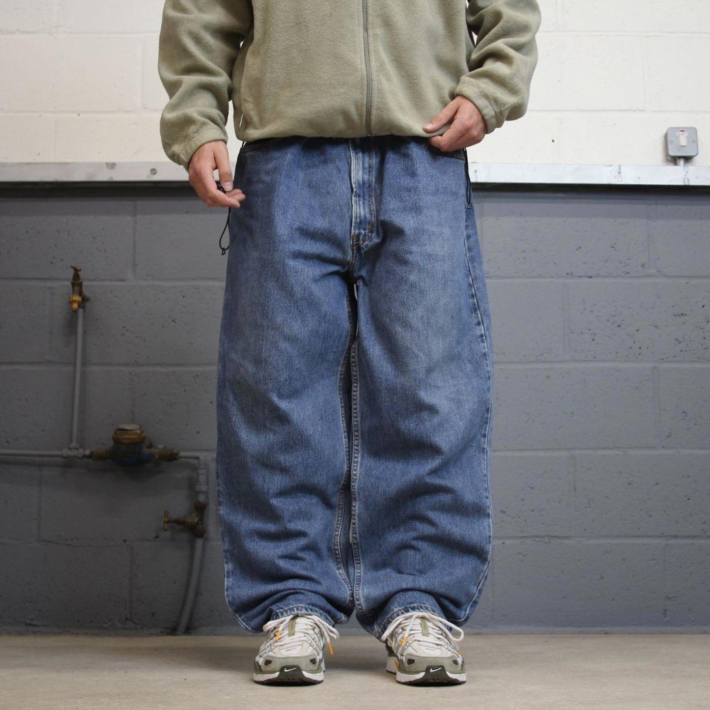 Baggy Levis 560 jeans y2k 90s style W40L30 red tab logo 5 pocket denim pants skater comfort fit