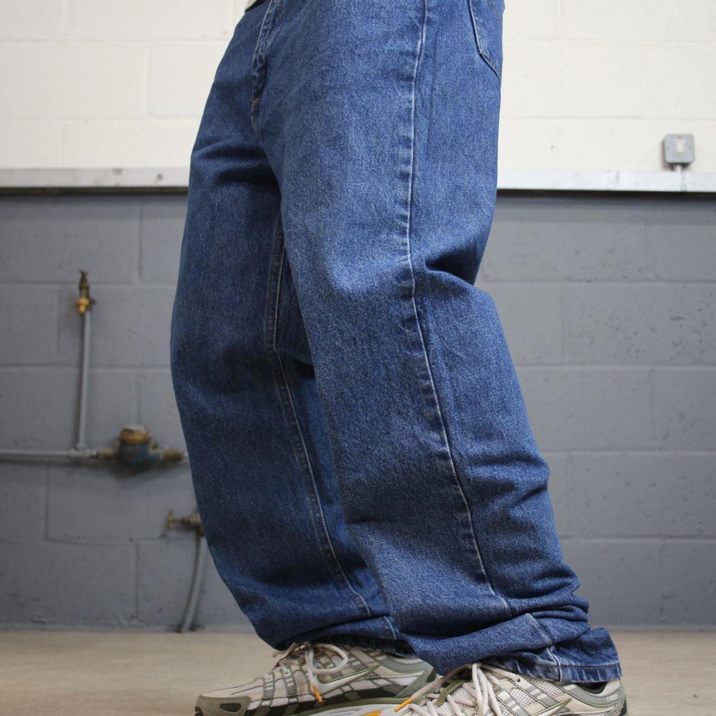 Blue Denim Carhartt jeans W38L32 90s style relaxed skater loose 5 pocket jeans