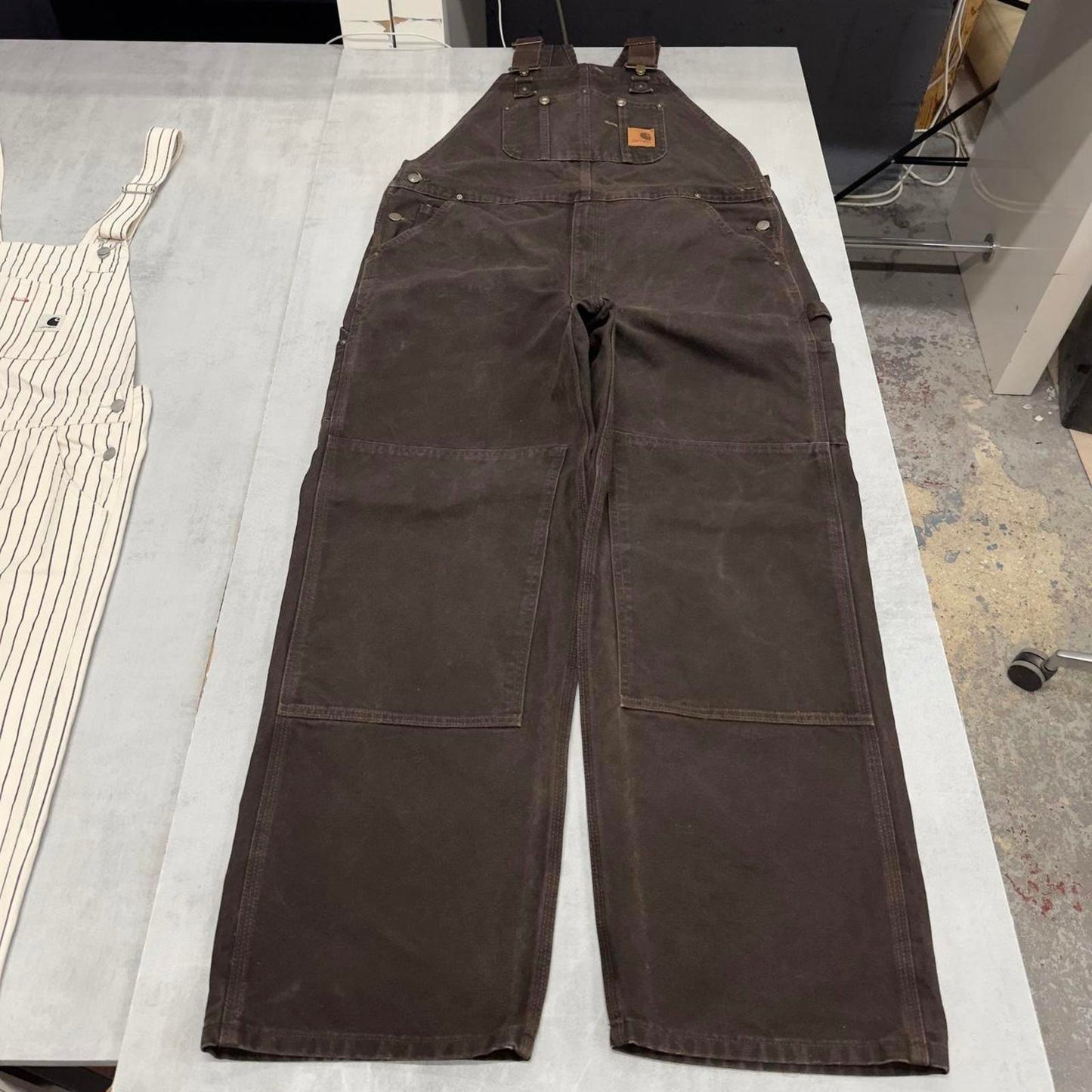 Brown Carhartt dungarees W40L32 mens canvas overalls utility worker