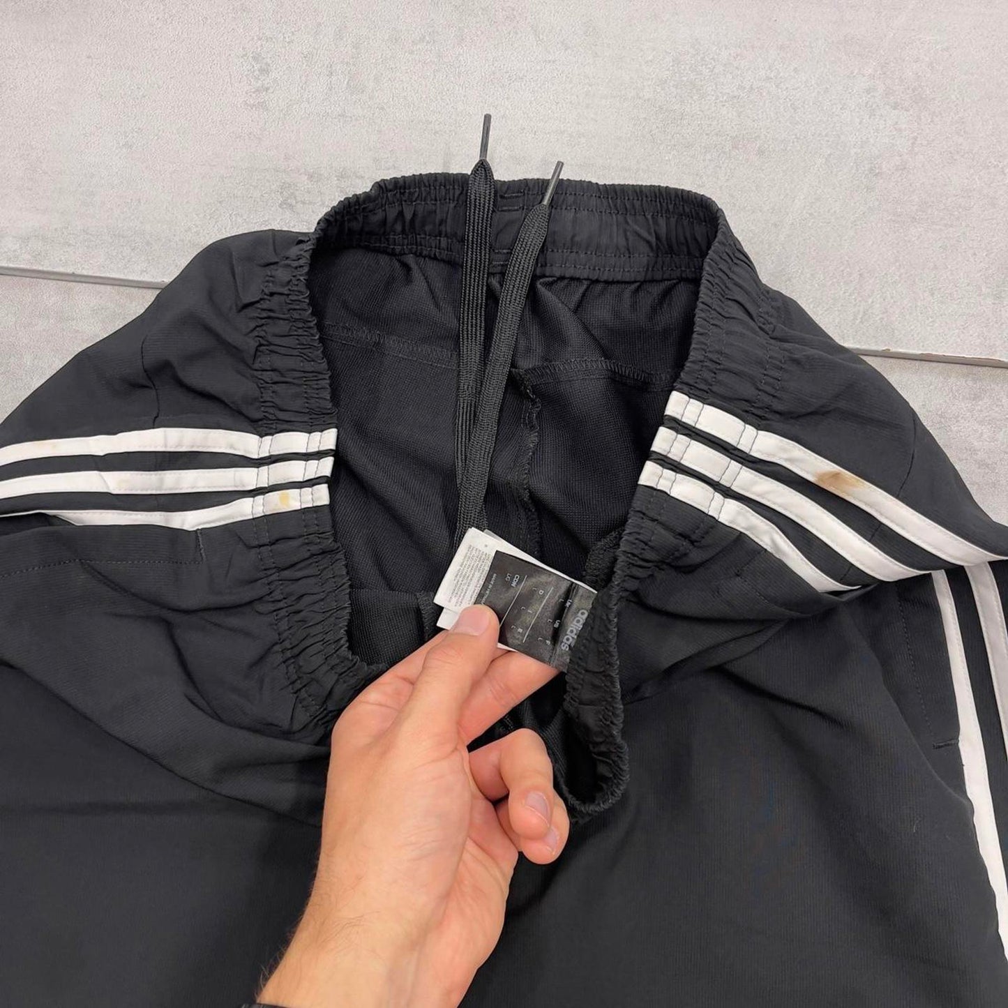 Black Adidas joggers L y2k style sportswear track pants side stripe design