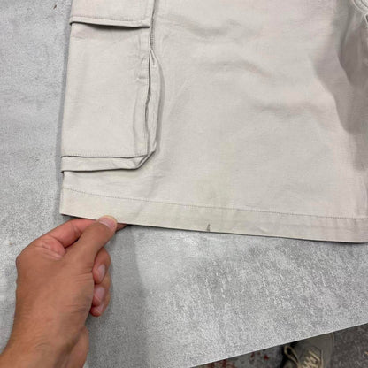 Beige IZOD cargo shorts W36