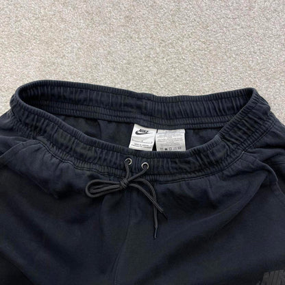 Black Nike sweatpants Large loose y2k style joggers Swoosh logo gym wear track pants