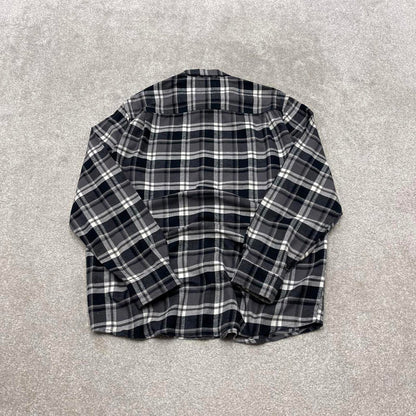 Checkered plaid flannel shirt autumnal M black Weatherproof men's long sleeve button up y2k style