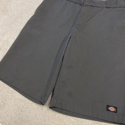 Dickies carpenter chino shorts relaxed grey Chino style skater shorts loose leg festival
