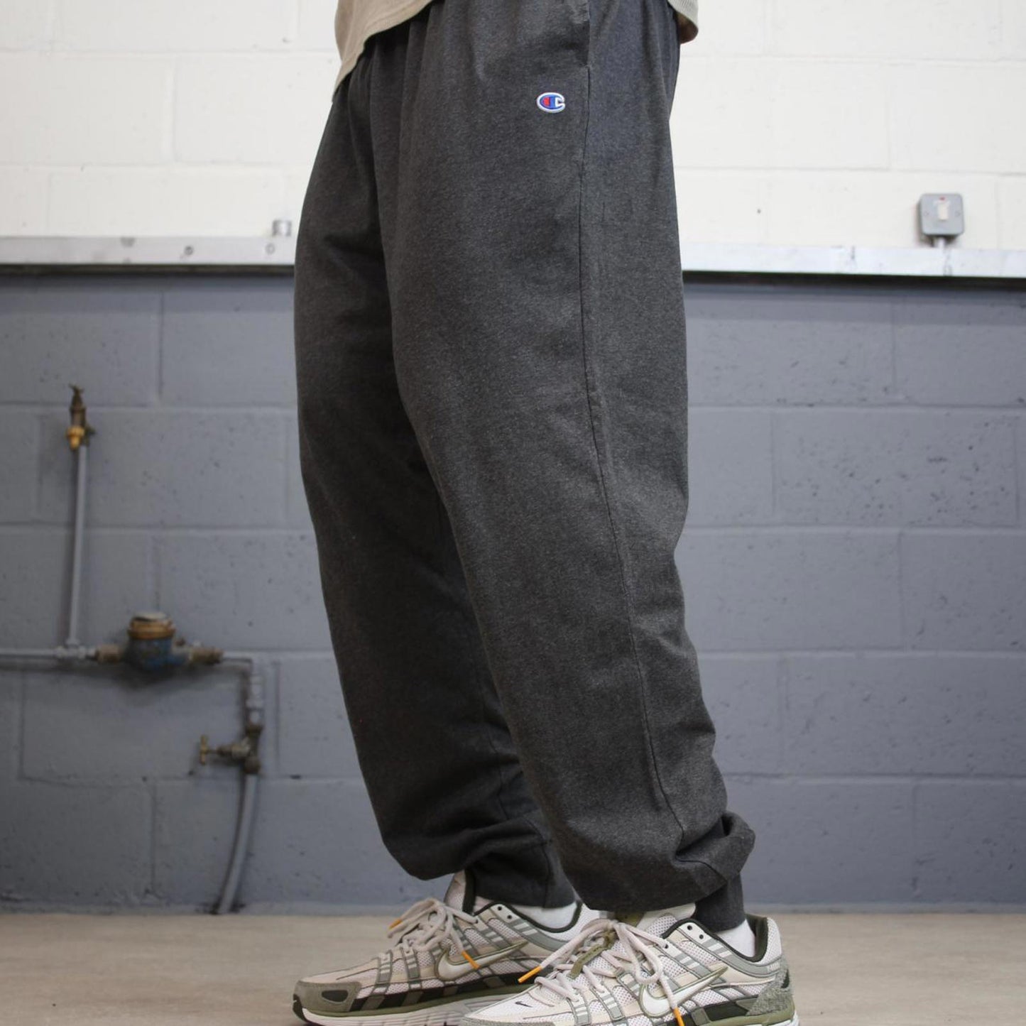 Y2k Grey Champion Cargo Joggers XXL mens loose sweatpants print logo
