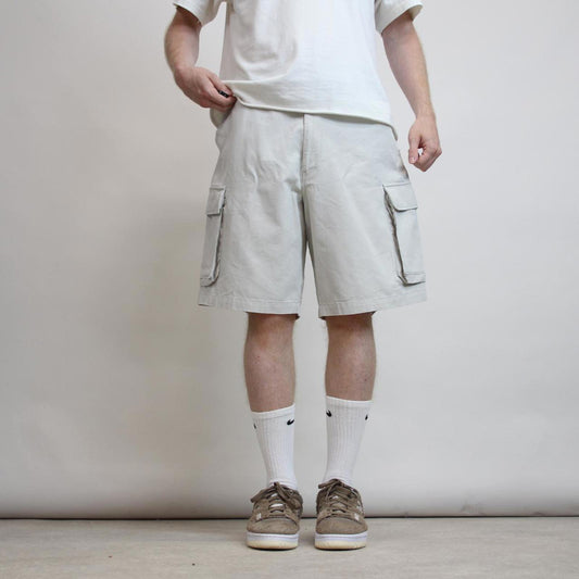 Beige IZOD cargo shorts W36