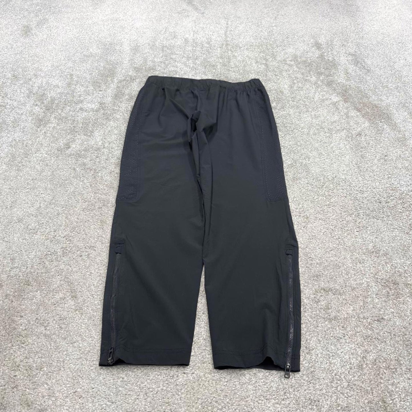 00s Under Armour tracksuit bottoms y2k M black joggers print logo gym wear trackies