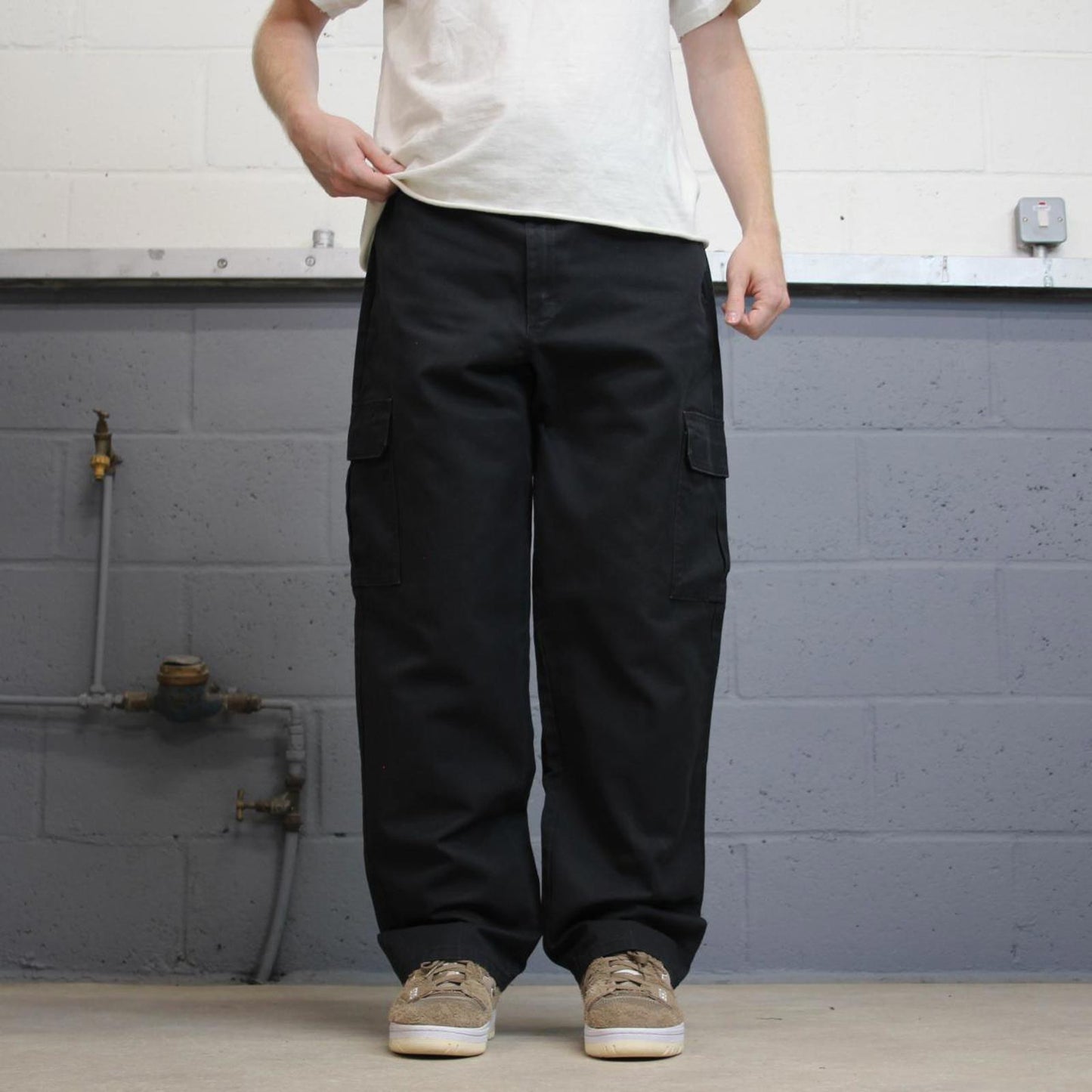 Baggy black Dickies cargo trousers W36L32