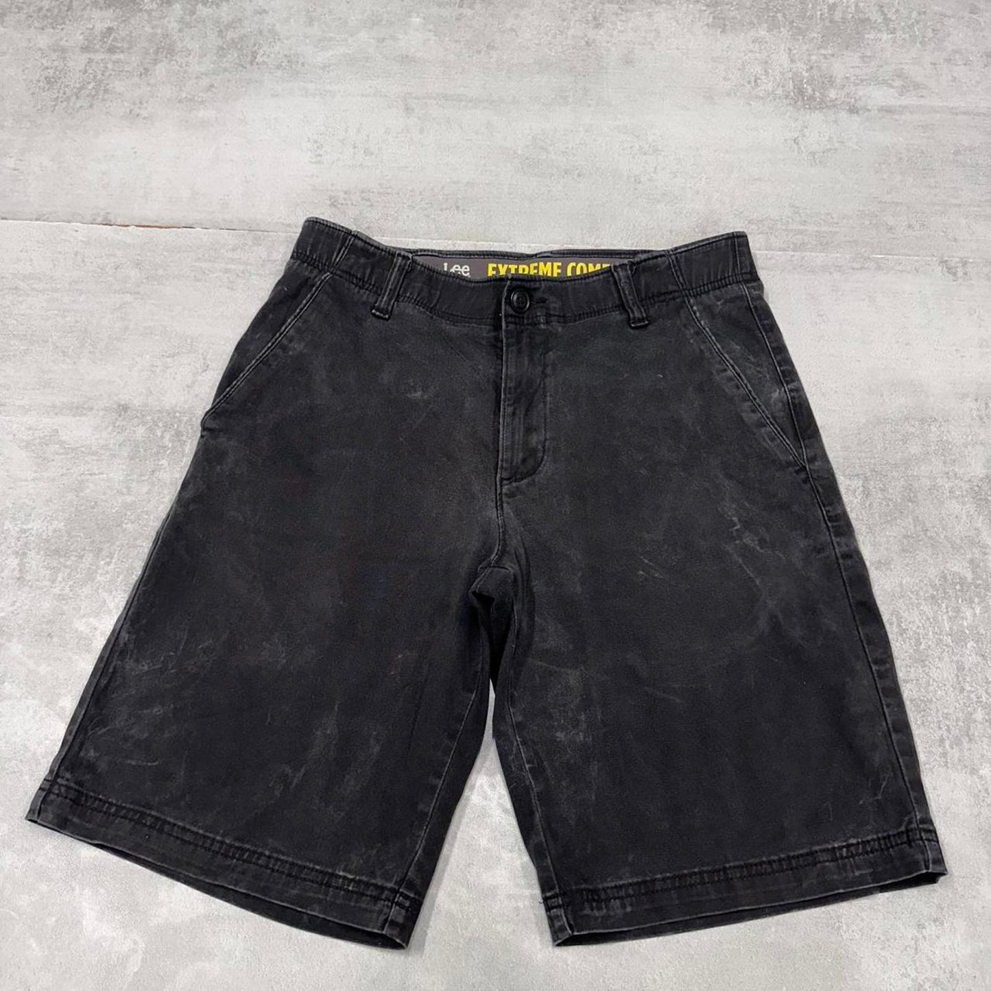 Mens Lee shorts W30