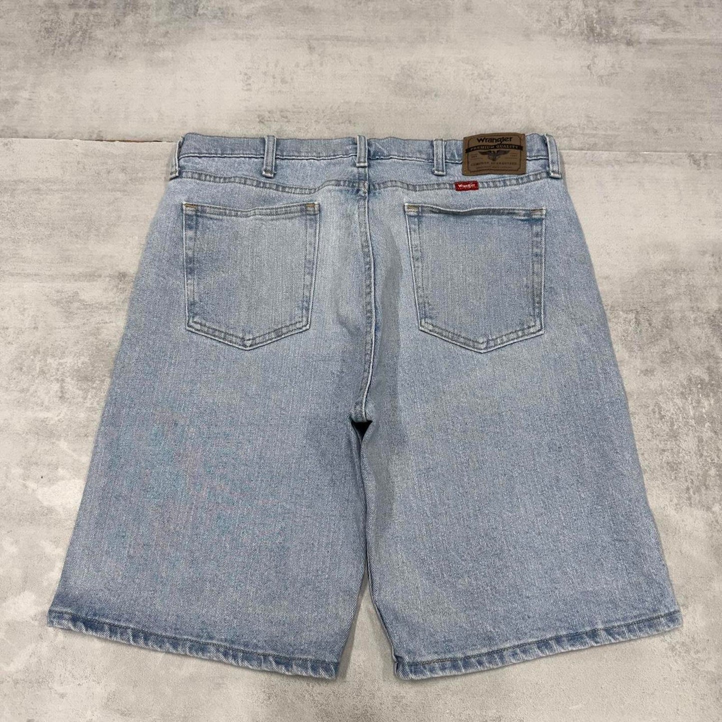 Blue Wrangler jorts W34