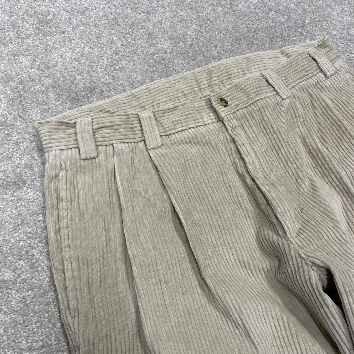 LL Bean baggy pleated corduroy pants beige Wide wale chunky jumbo cord trousers preppy