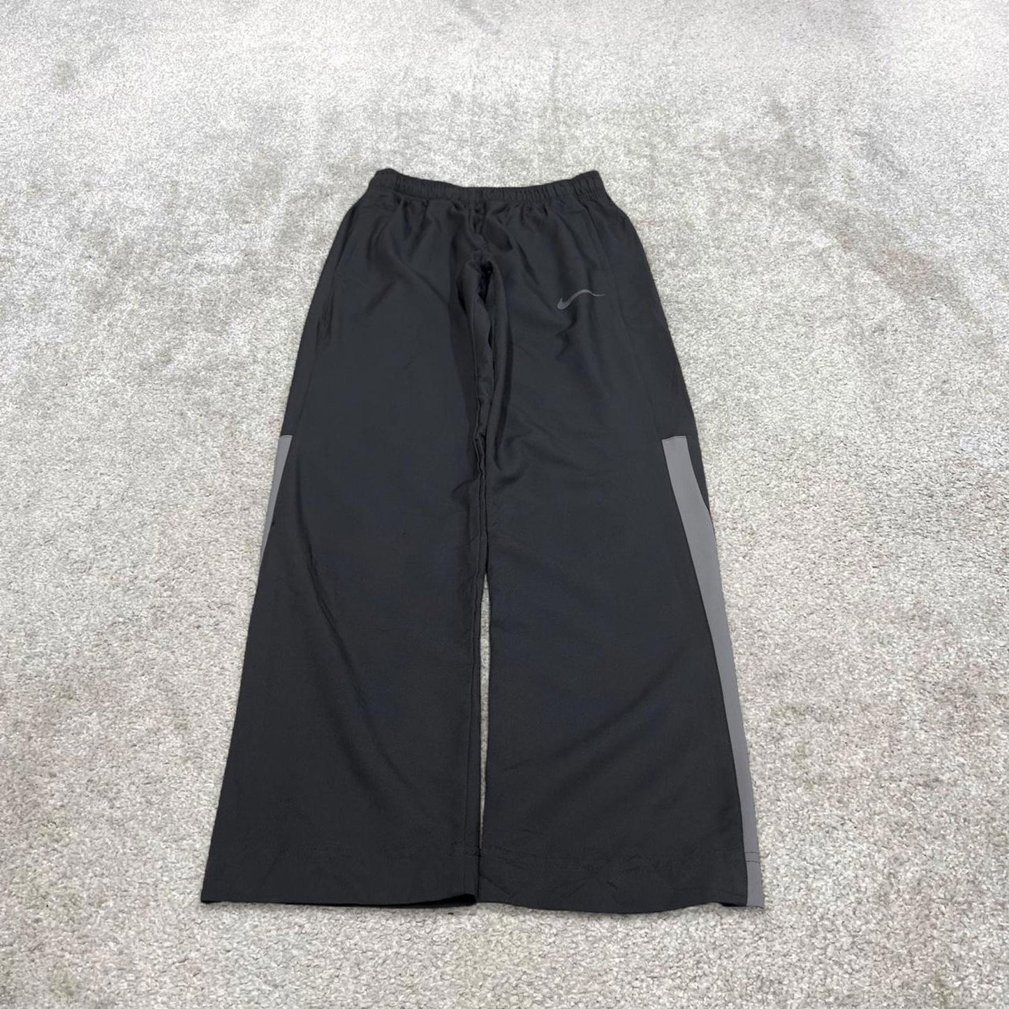 00s Nike tracksuit bottoms y2k S loose black joggers print Swoosh logo gym wear trackies