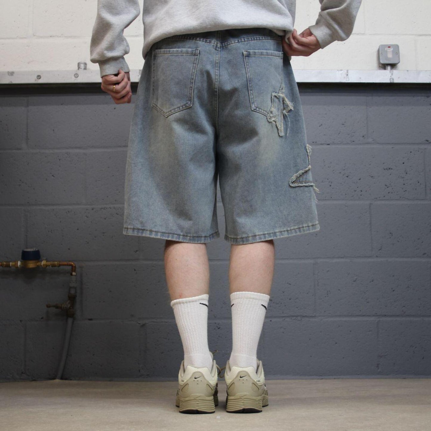 Baggy denim shorts y2k blue Loose leg skater style brand surf jorts