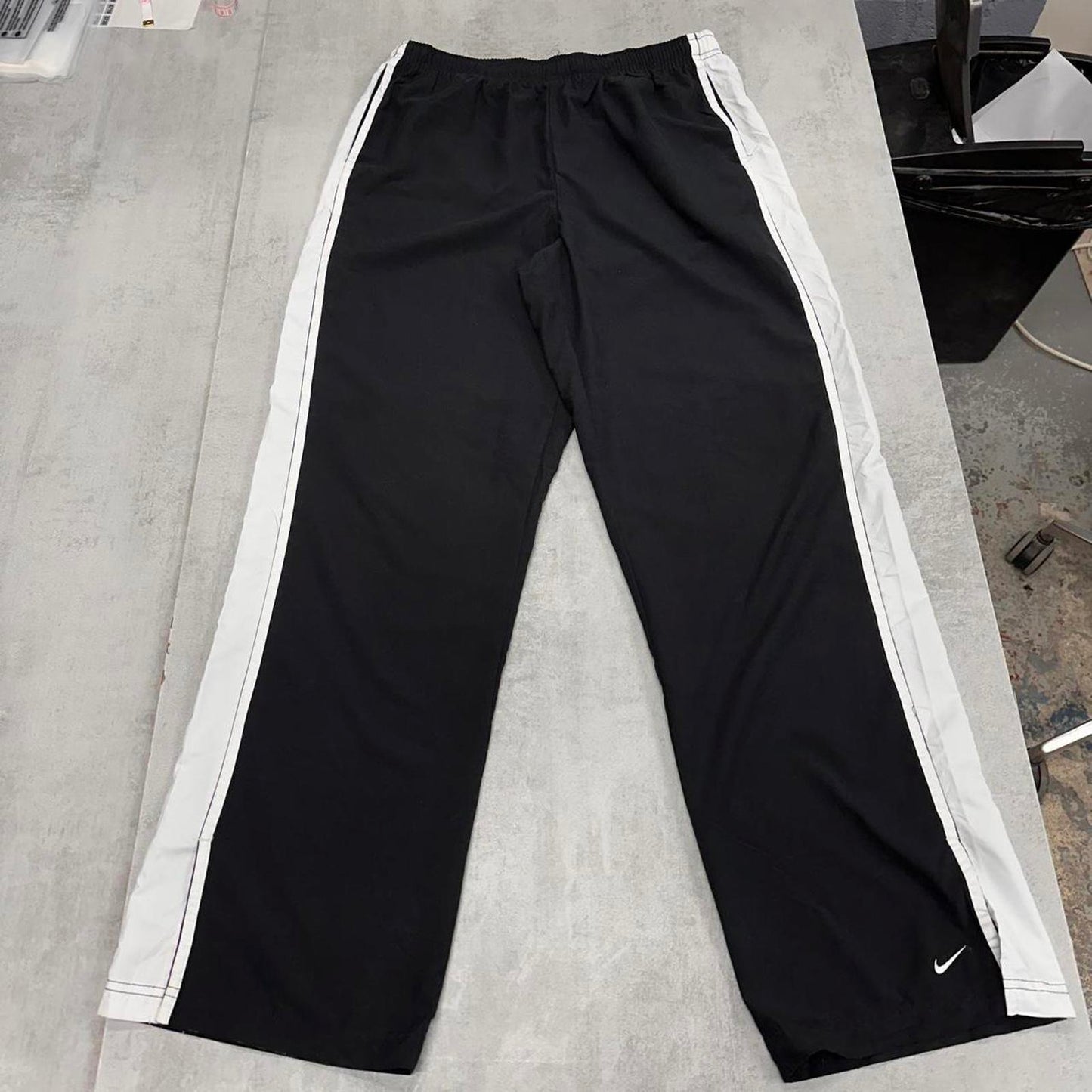 Black Nike tracksuit bottoms L loose y2k track pants embroidered logo