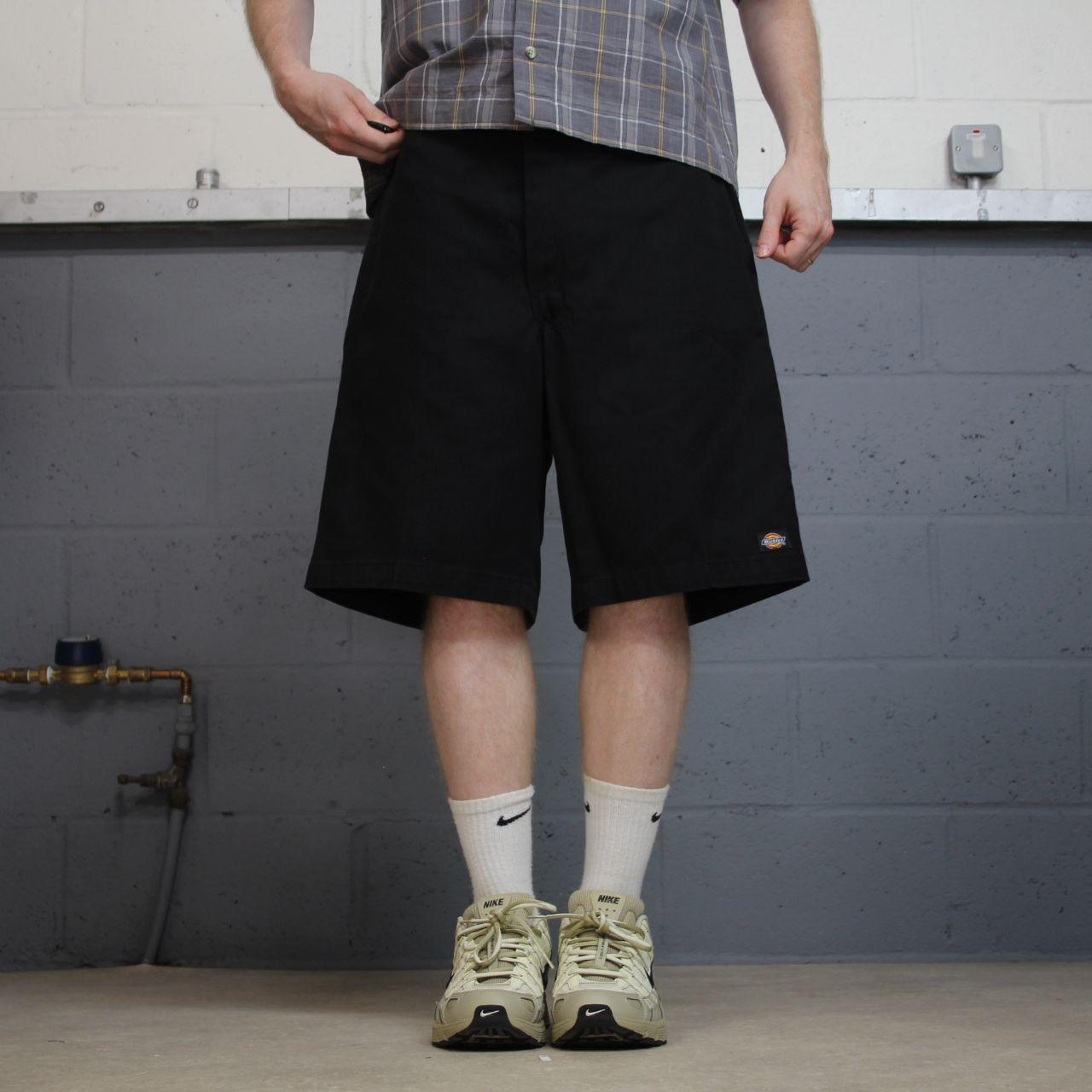 Dickies carpenter shorts loose leg black Twill chino skater style shorts loose cargo