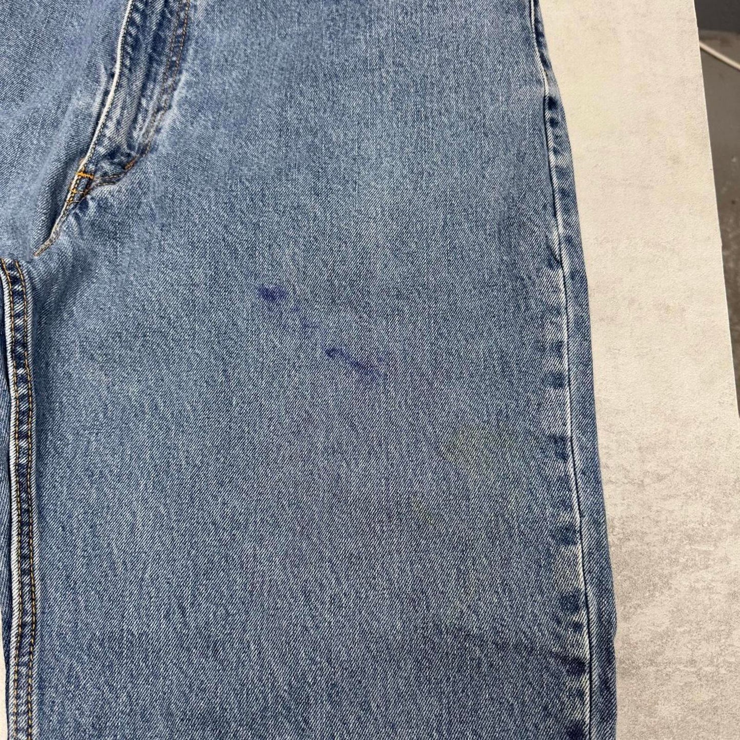 Loose blue Levi's 550 jeans W40 L30