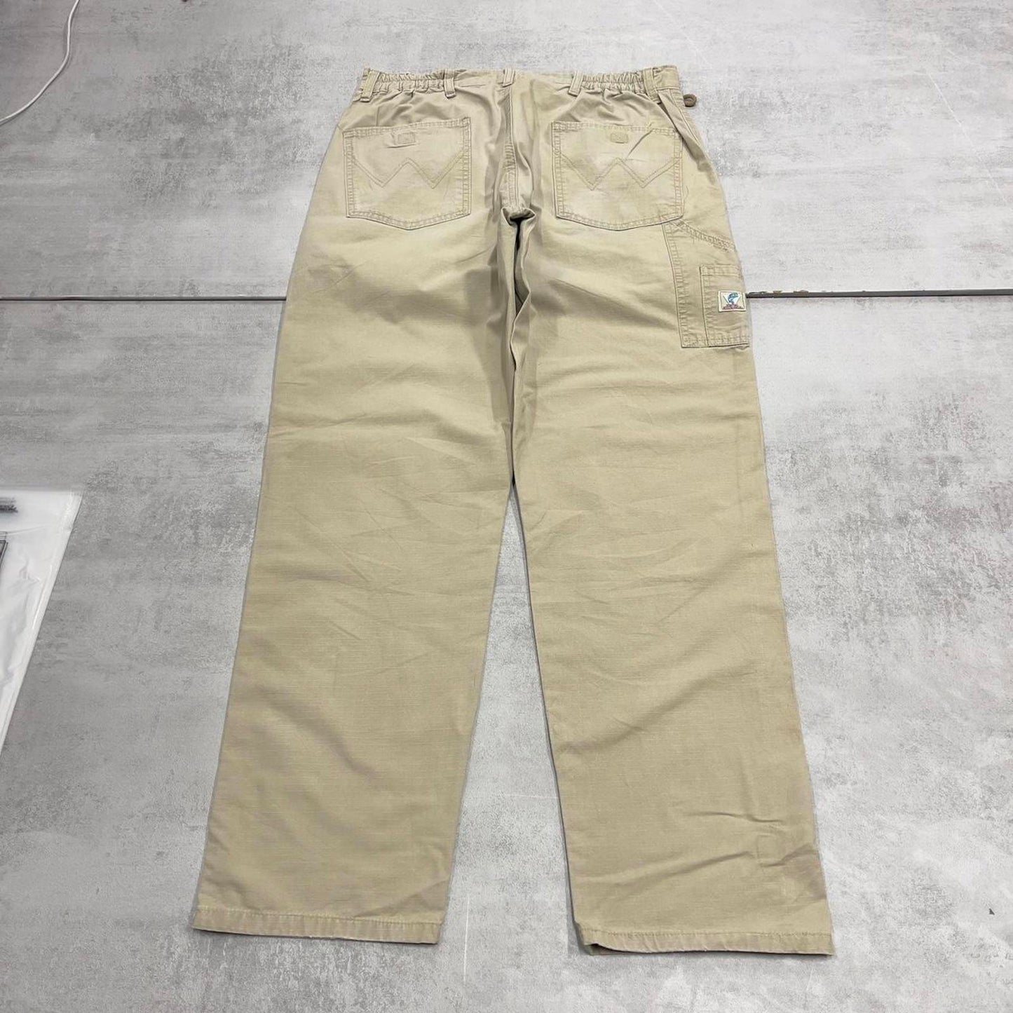 Wrangler carpenter trousers W32L30 beige skater style cargos