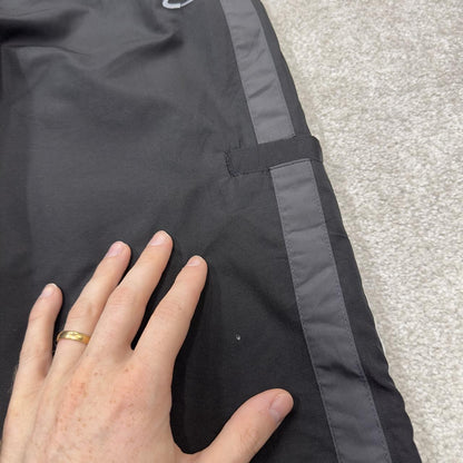 Y2K Champion tracksuit bottoms loose black Loose leg lined 2000s style casual track pants