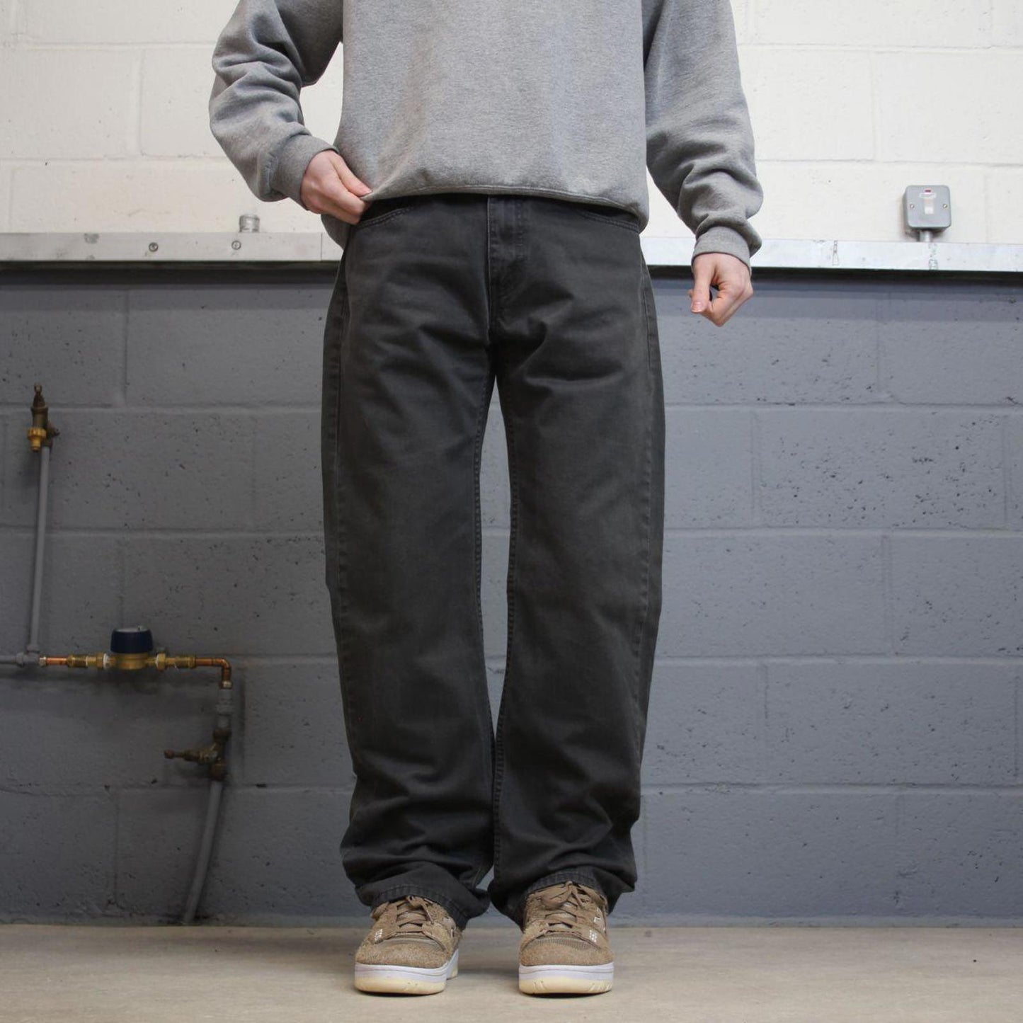 Y2K 00s Levi’s 505 jeans grey Straight leg denim pants red tab logo