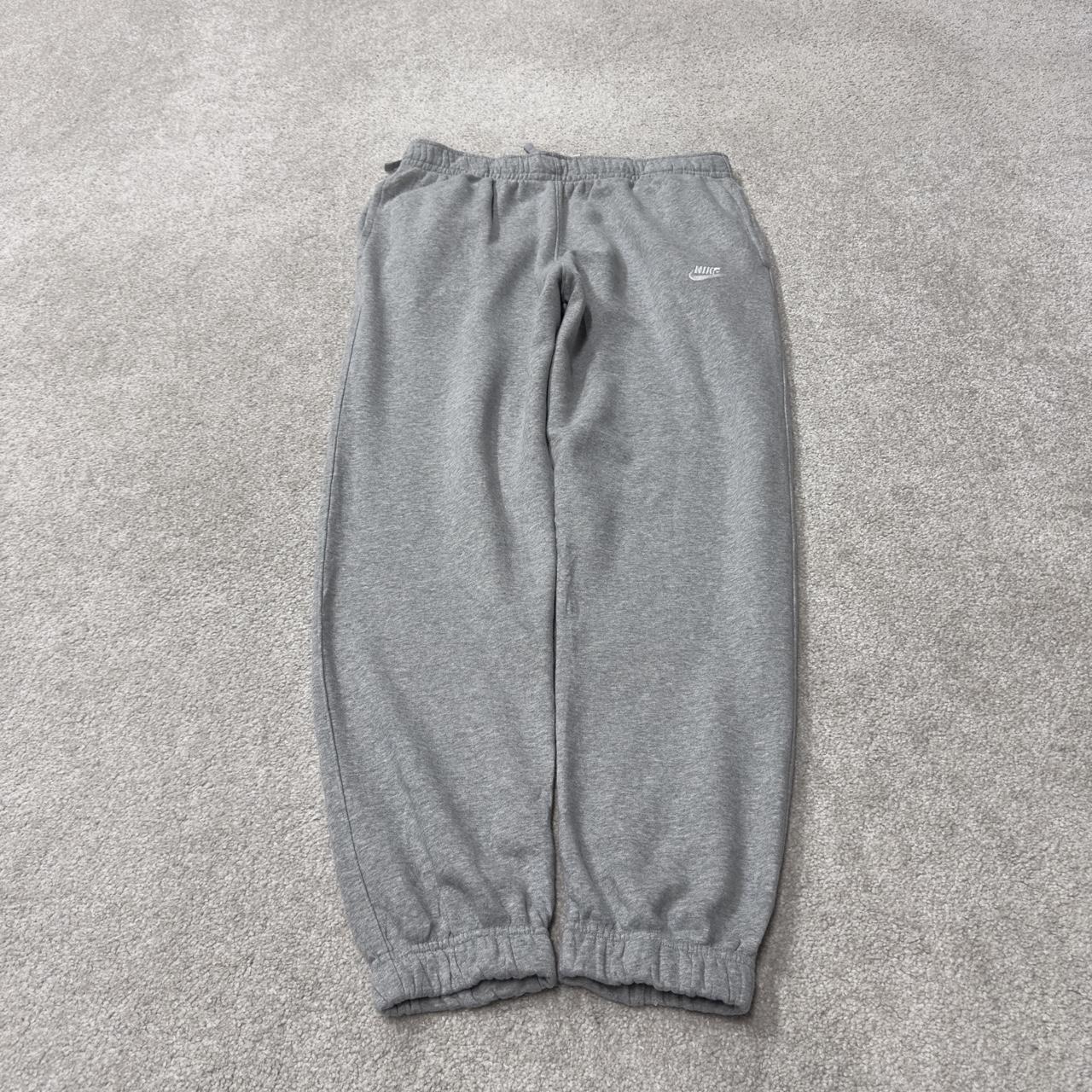 Y2K Nike jogging bottoms grey cuffed legs XL Loose casual 2000s style grey joggers