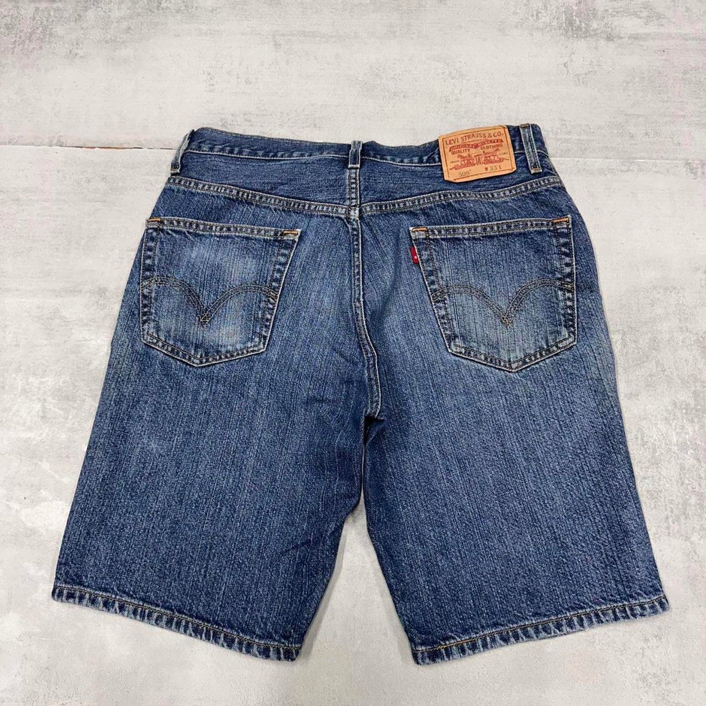 Mens Levi’s 505 jorts W33
