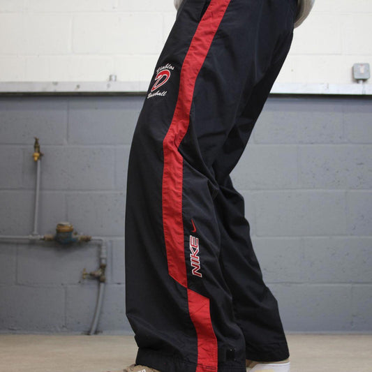 Baggy Nike Trackies Medium Black y2k 00s style loose wide leg joggers embroidered logo soft lining