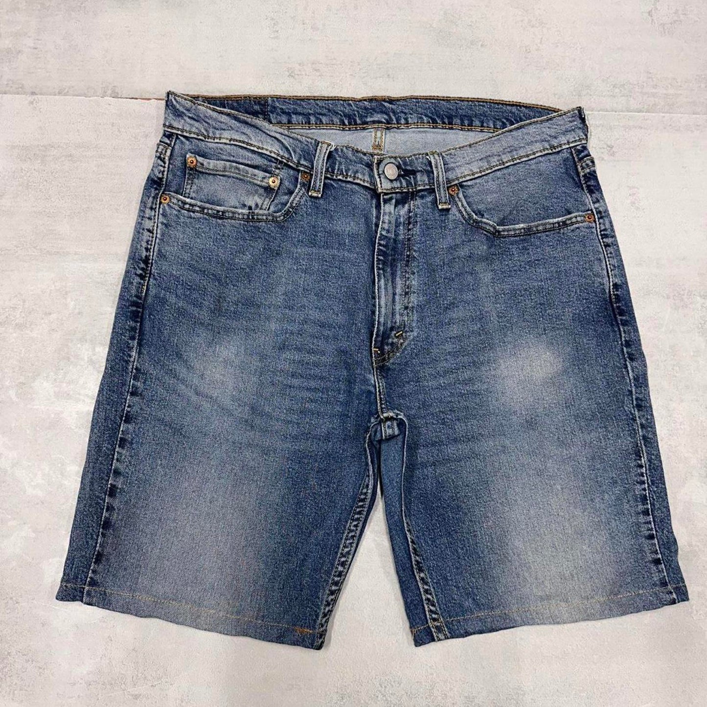 Mens Levi’s 514 jorts W36