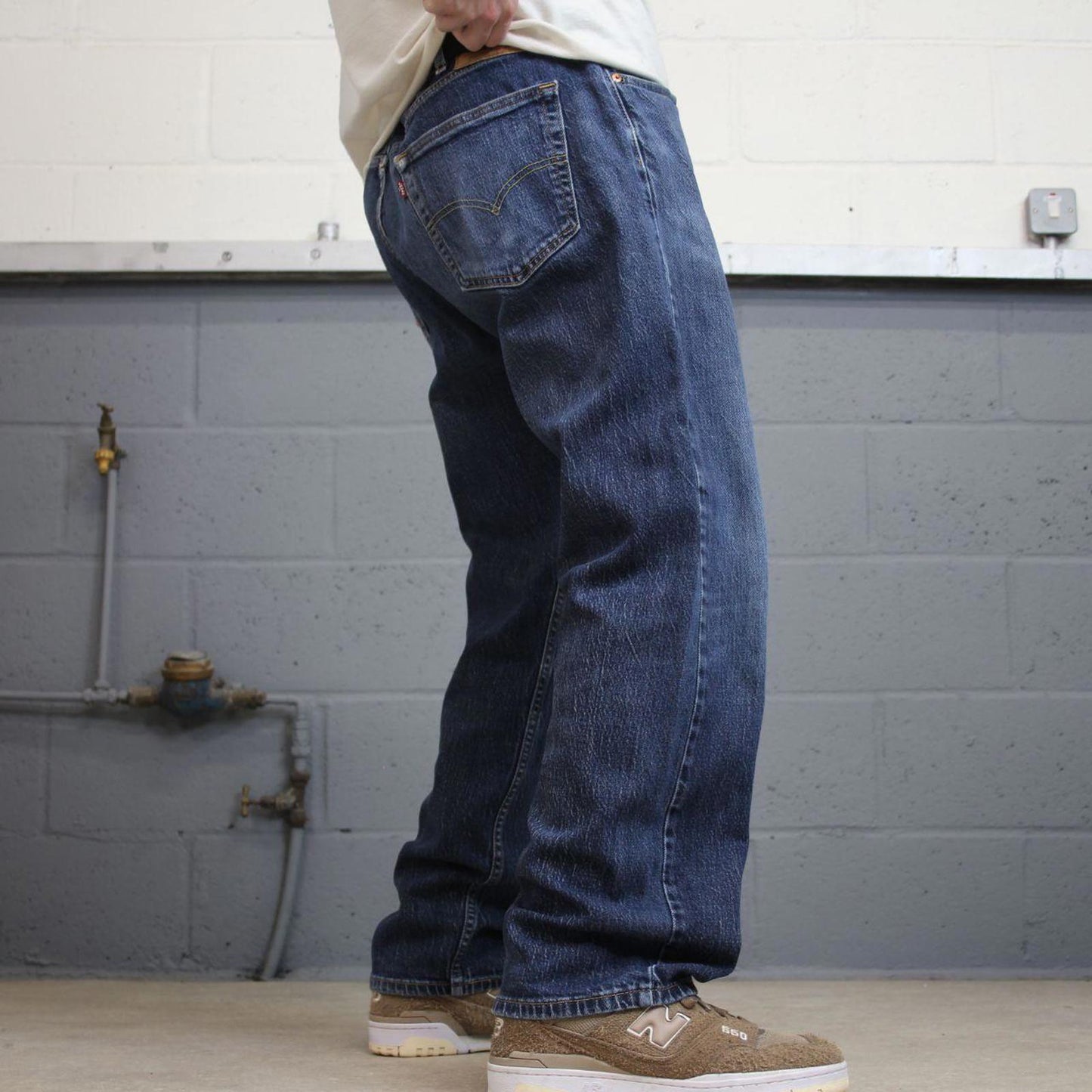 Levis 505 jeans blue W38L30 loose straight leg y2k style pants red tab logo