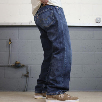 Levis 505 jeans blue W38L30 loose straight leg y2k style pants red tab logo