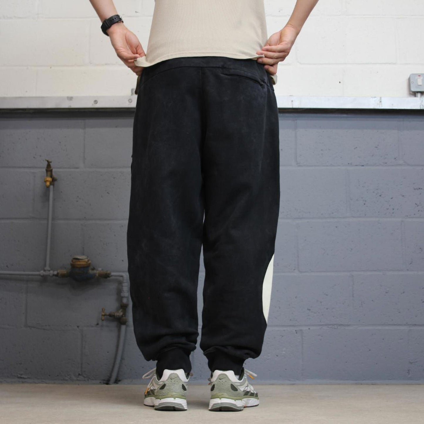 Black baggy Nike joggers L y2k style sportswear track pants loose fit
