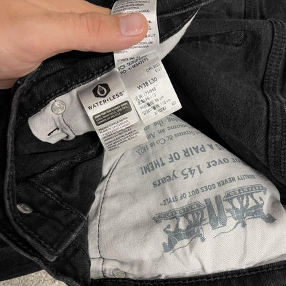 Y2K Levi’s 505 jeans W38L30 black Straight fit 5 pocket belt loops red tab logo
