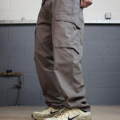 Levi’s cargo pants y2k grey W36L30 Straight leg work pants, white tab logo