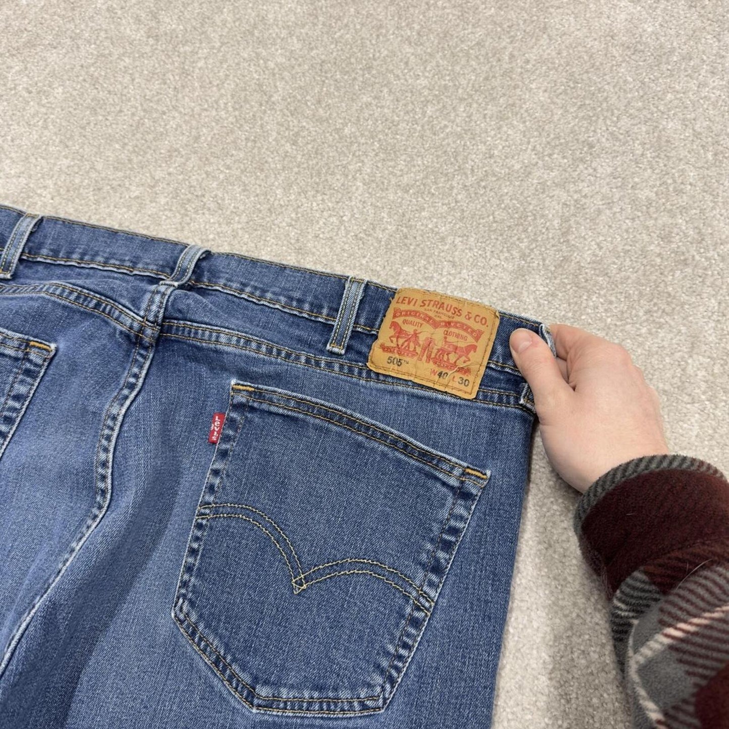 Vintage Y2K Levi’s 505 jeans blue straight leg 00s style denim pants red tab logo