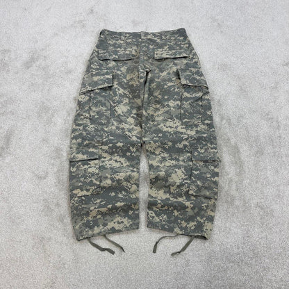 Vintage green US Army cargo pants Small W32L29 baggy digital camouflage trousers double knee