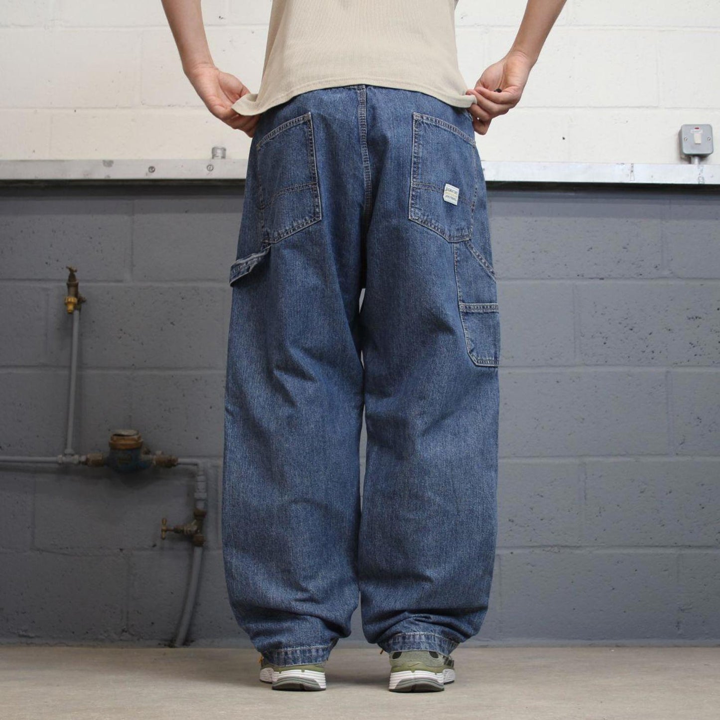 Blue baggy Levis carpenter jeans W40L30 loose skater thick denim 90s style cargos patch logo