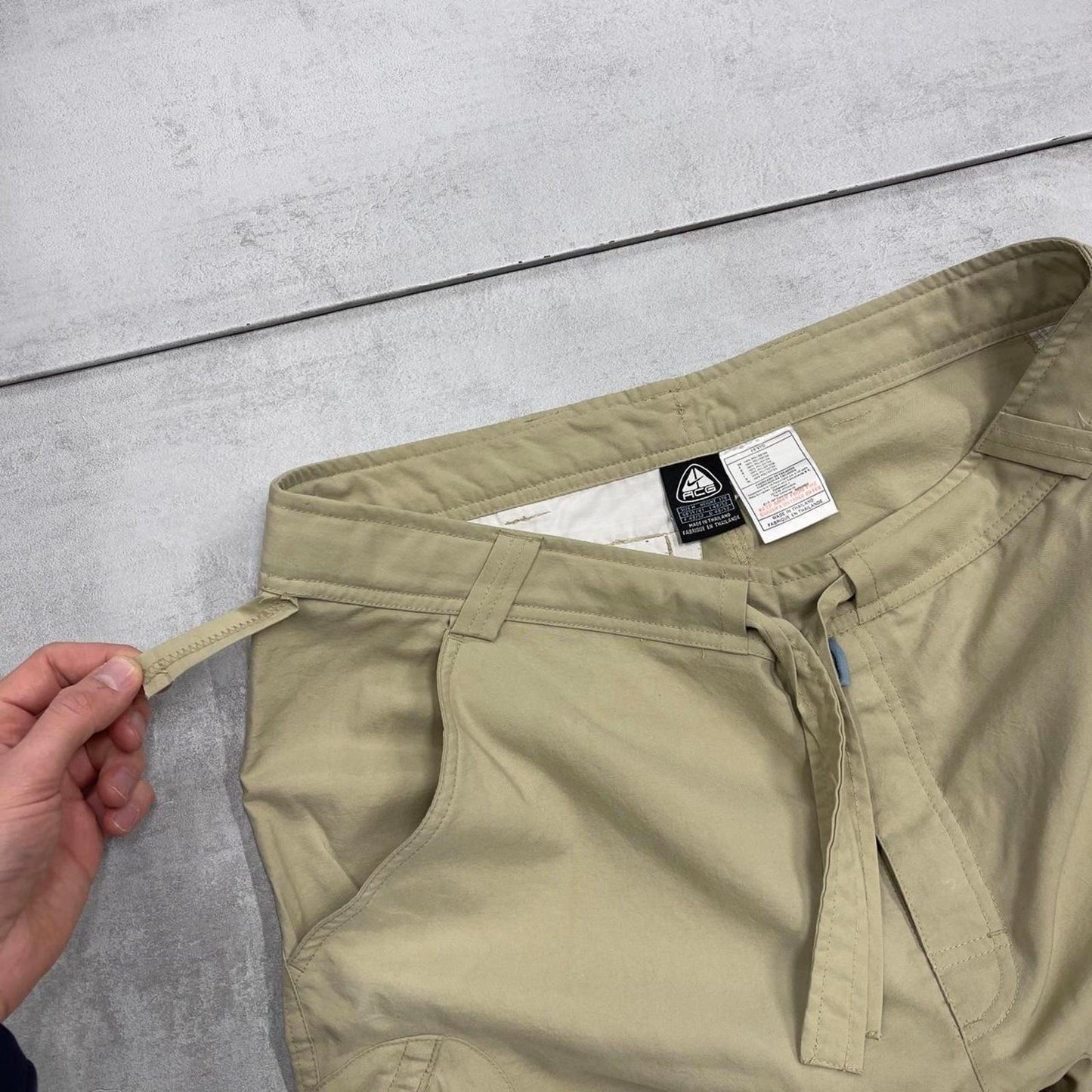 Nike ACG cargo shorts M (W38)