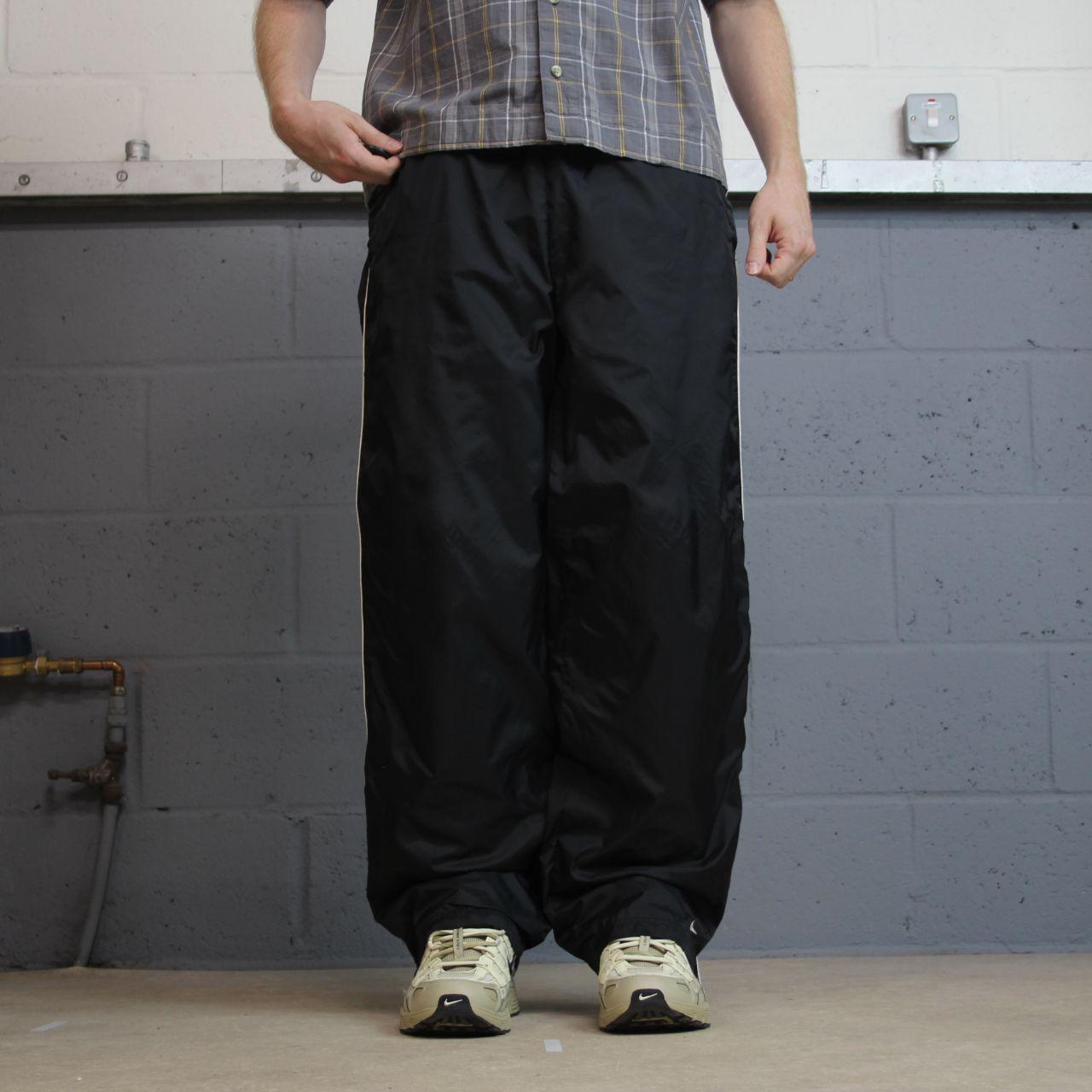 Vintage Y2K Nike baggy tracksuit bottoms black M 8-10 Loose leg lined track pants swoosh logo