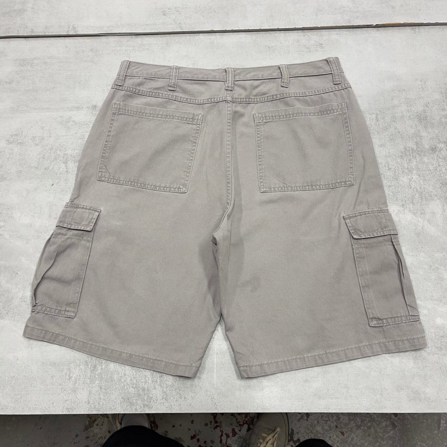 Baggy Wrangler cargo shorts W36