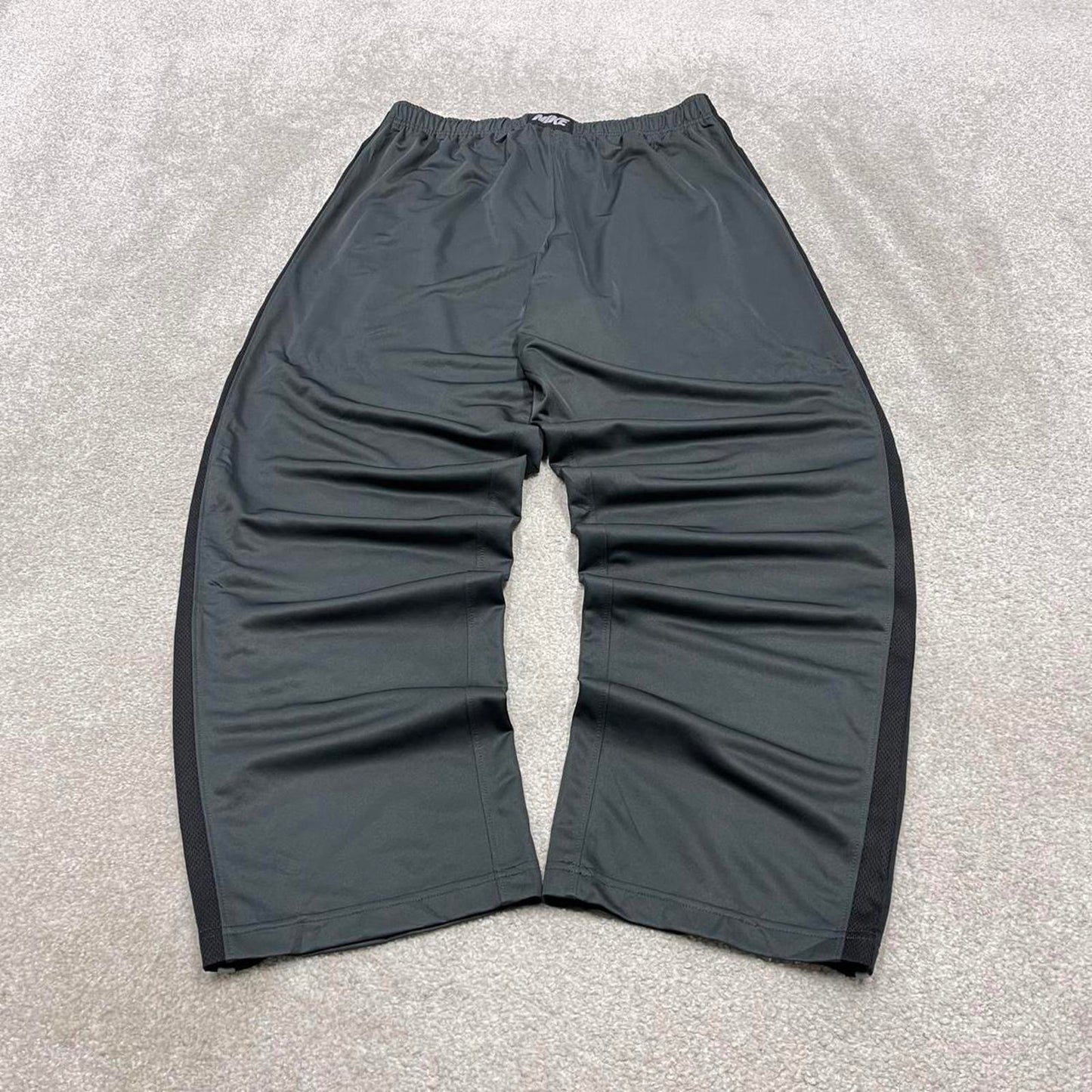 00s baggy Nike tracksuit bottoms grey Large loose y2k style sportswear track pants gym wear trackies