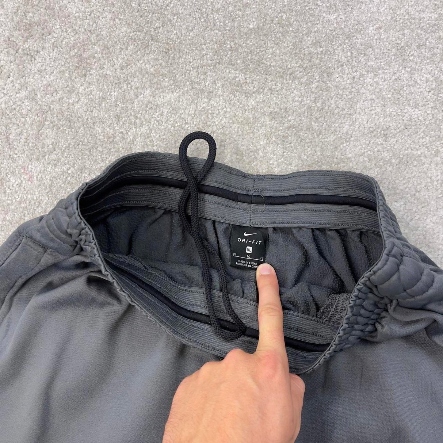 Nike Trackies XL Grey y2k 00s style loose leg joggers print logo fleece lined