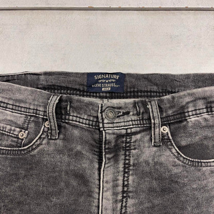 Mens Signature Levi’s shorts W30