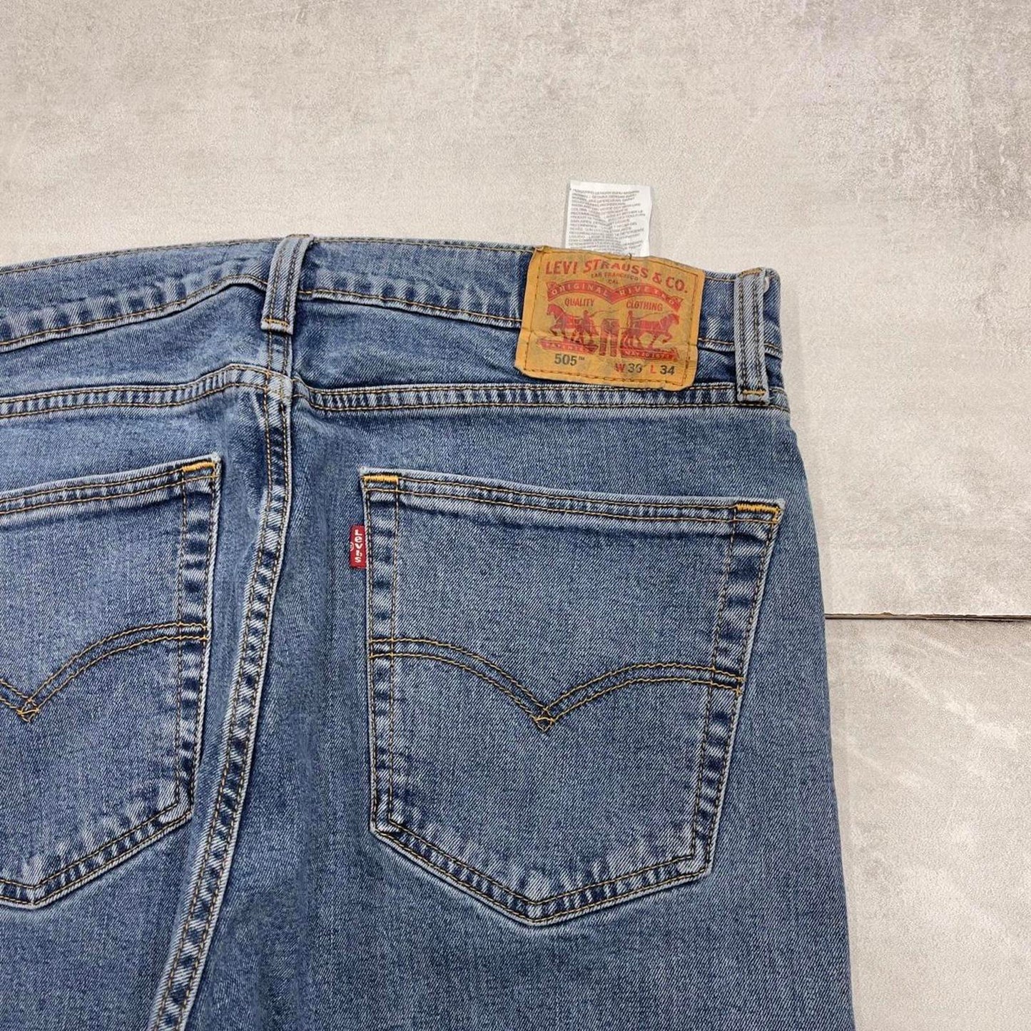 Blue Levis 505 jeans W36L34 blue loose straight leg y2k style pants red tab logo