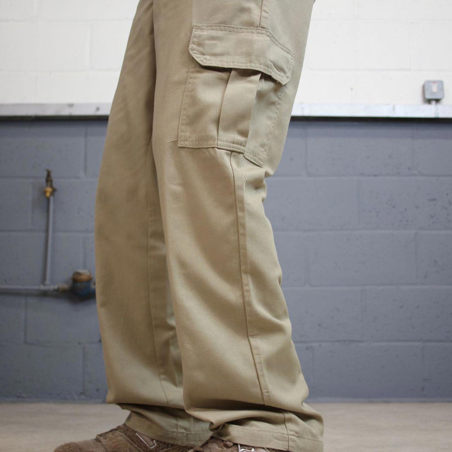 Beige Dickies cargo pants W34L30 twill style 90s skater work pants loose American workwear
