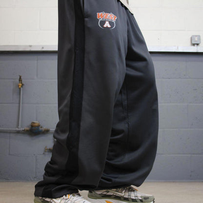 Baggy Nike Trackies XL Grey y2k 00s style fleece lined wide leg joggers embroidered logo side stripe