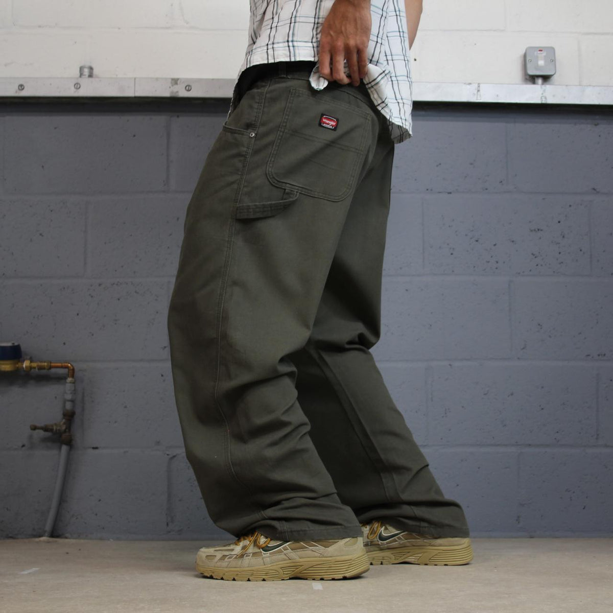 Wrangler carpenter pants y2k green loose leg Loose straight skater 2000s style cargo pants